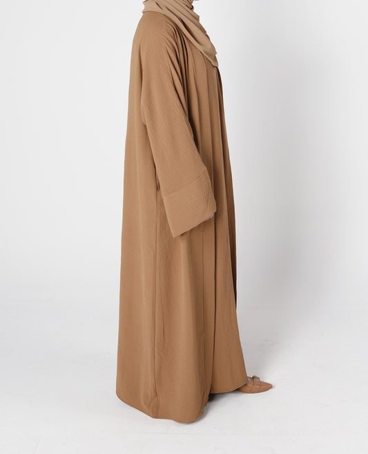 Side profile of cocoa brown crinkle abaya 3-piece modest set – Qalbi fashion