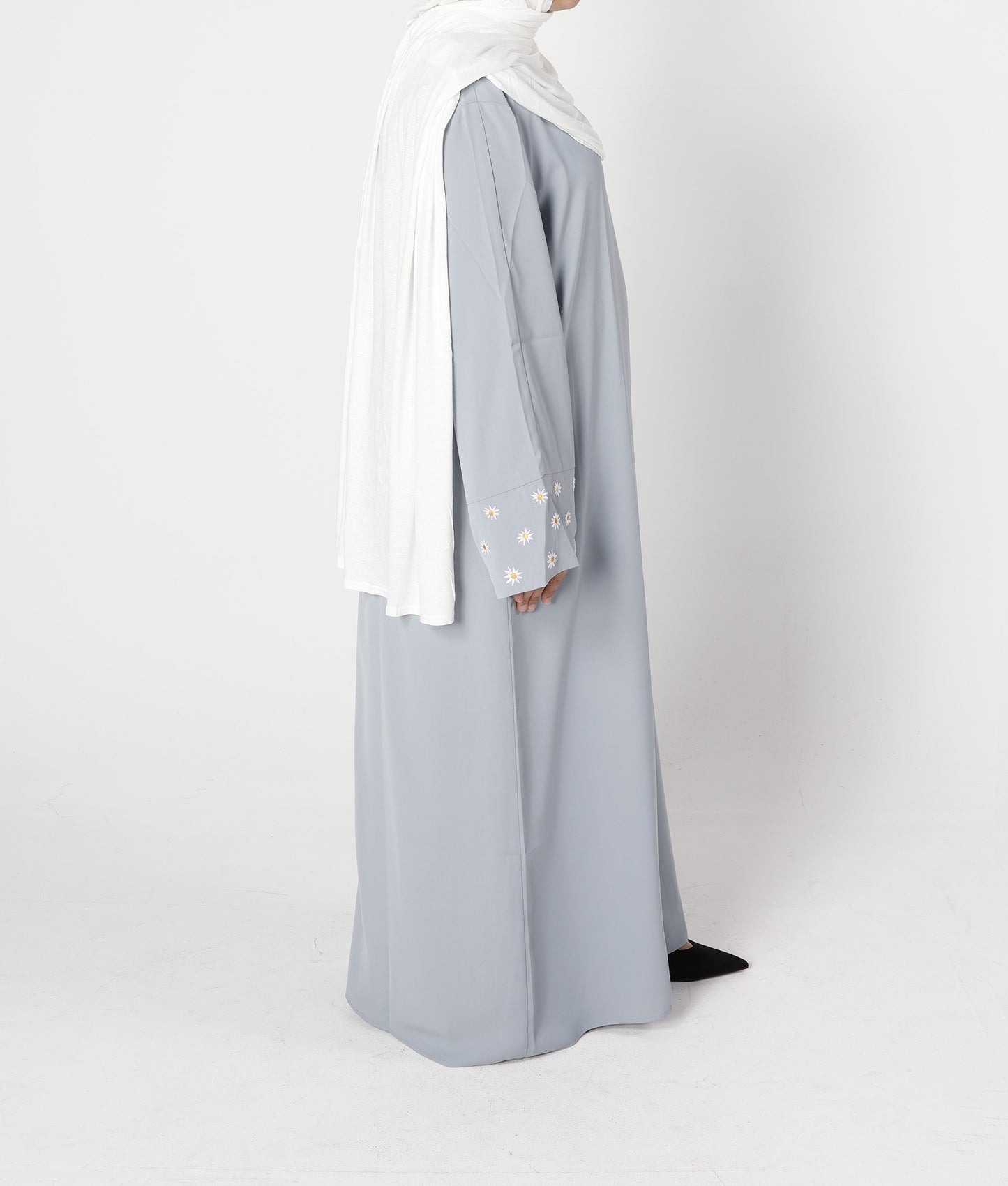 Side profile of Zahra abaya grey silver mist with sleeve embroidery – Qalbi modest wear