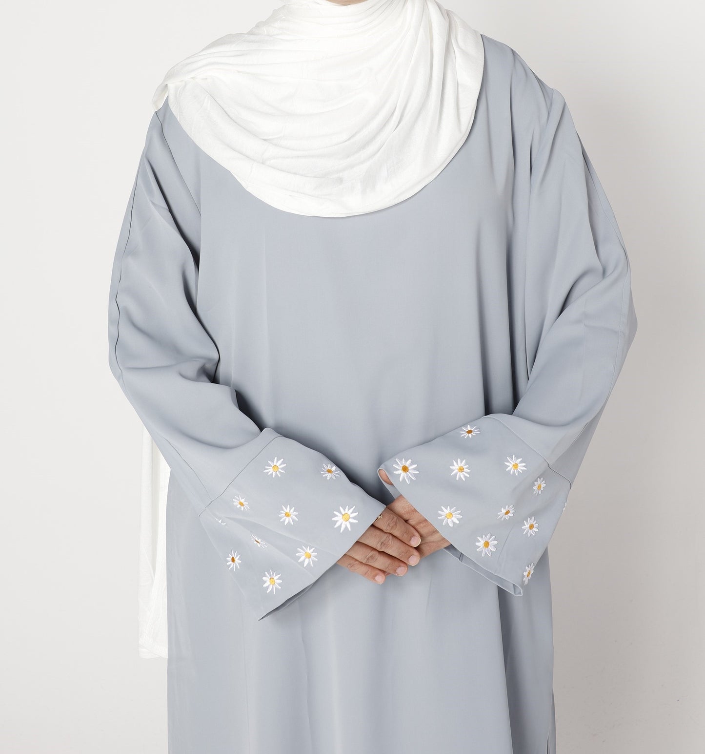 Close-up floral embroidery on sleeves of grey silver mist Zahra abaya – Qalbi