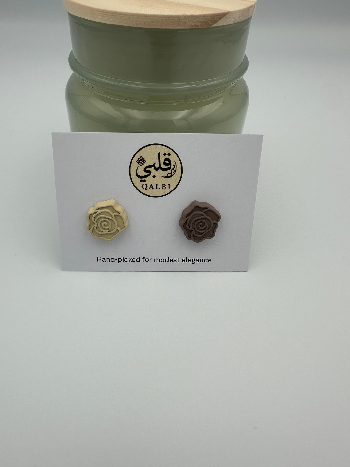 Close-up of gold rose hijab magnet with strong magnetic hold.