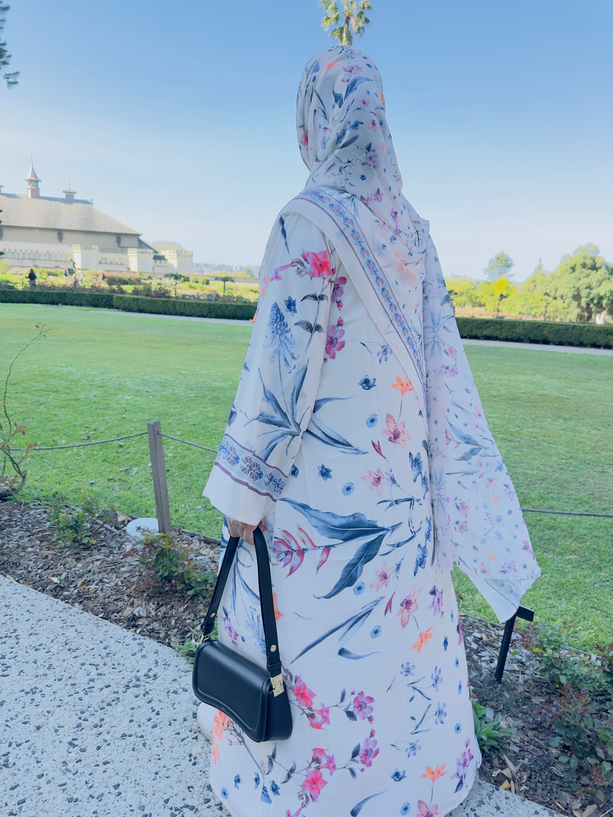 Botanical Bloom Abaya - Peach Cream