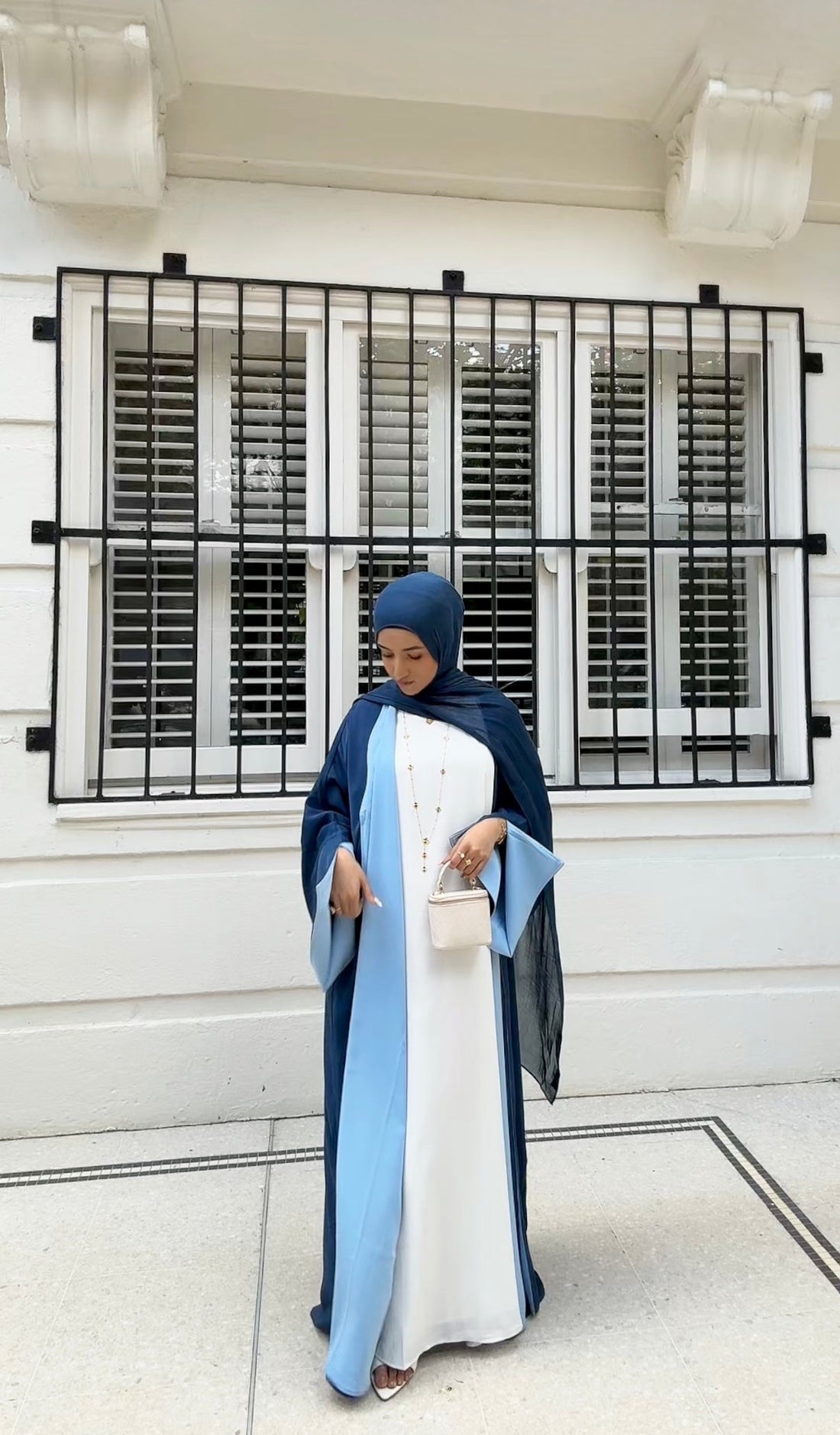 woman wearing abaya online Australia modest fashion styles