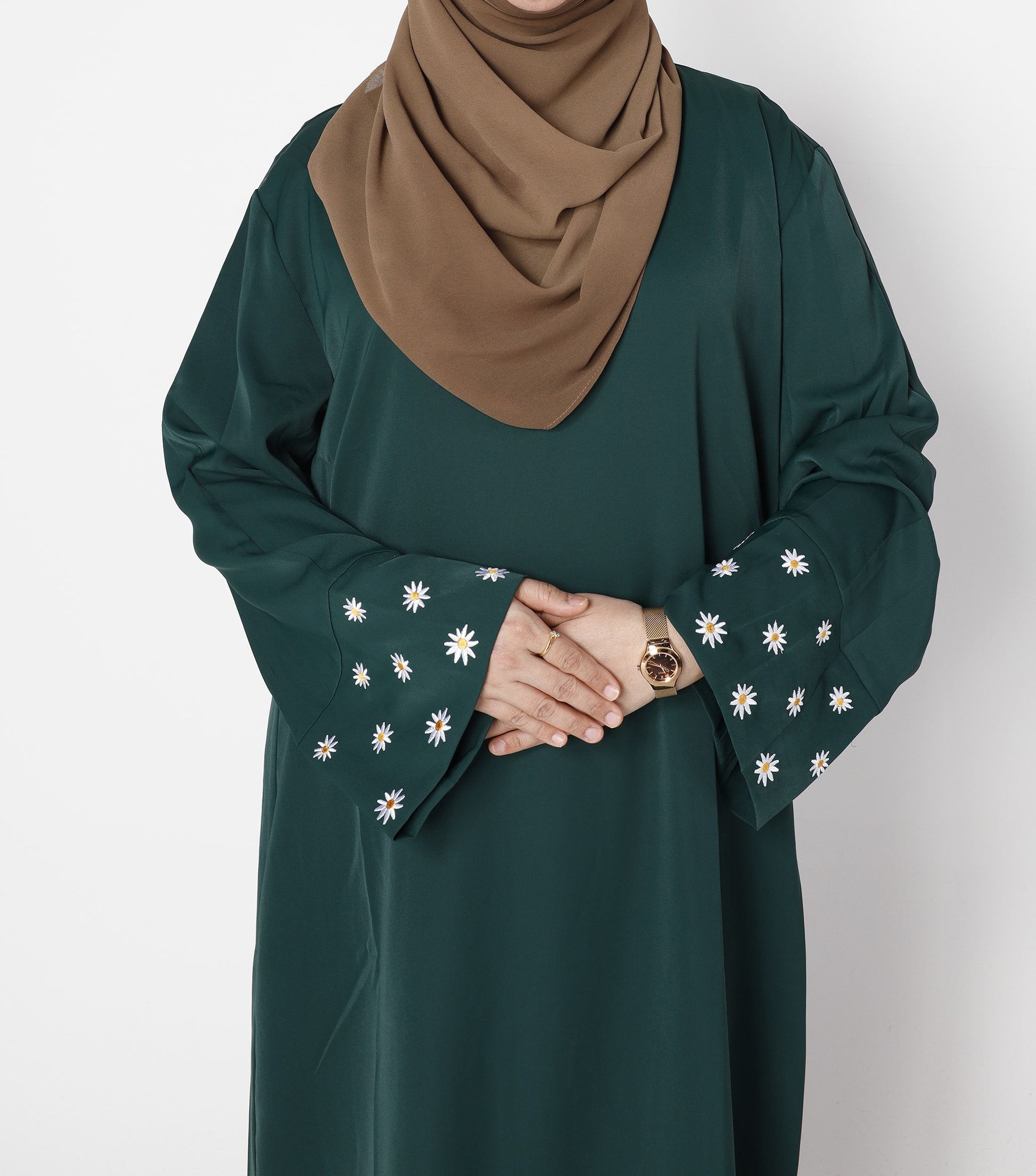 Close-up sleeve detail of emerald Zahra abaya – Qalbi modest clothing