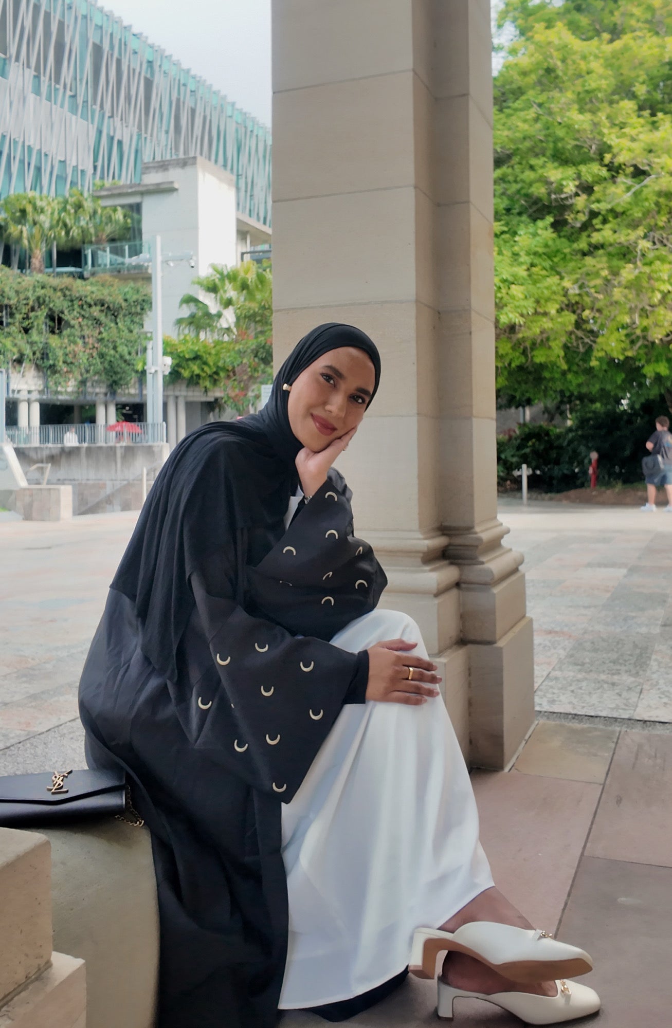 Crescent Abaya – Midnight Black