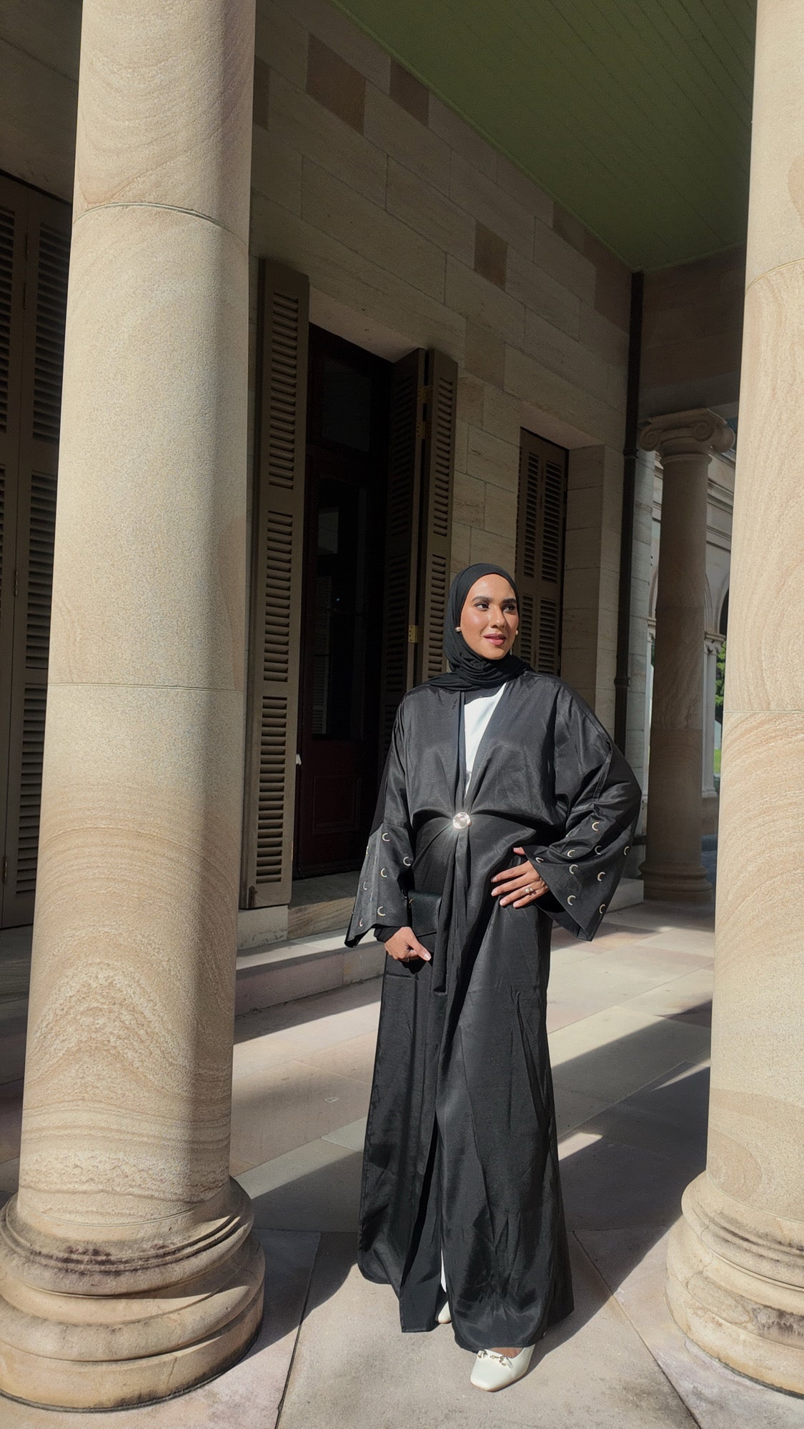 Crescent Abaya – Midnight Black
