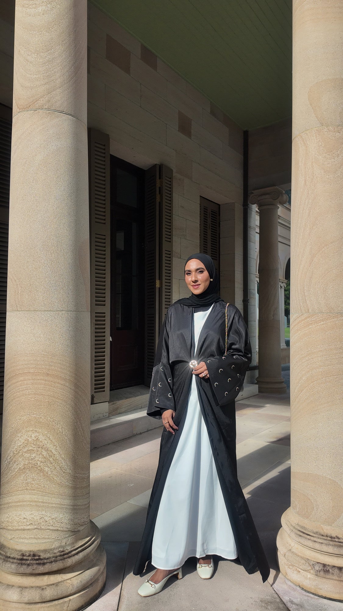 Crescent Abaya – Midnight Black