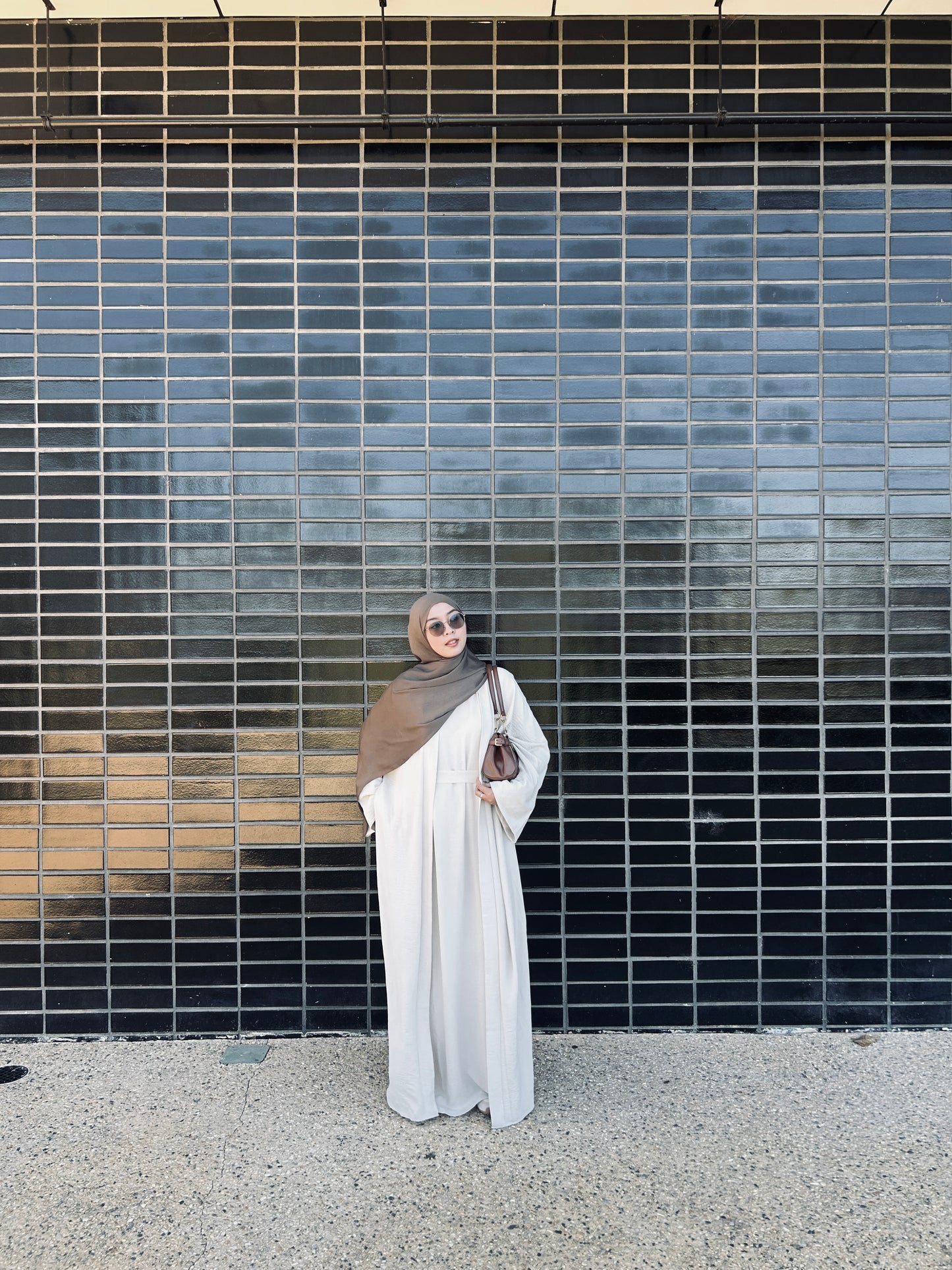 Crinkle Abaya – Ivory Sand 3 Piece Set