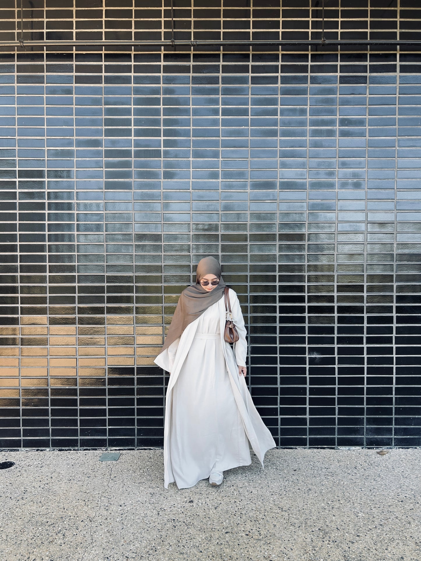 Crinkle Abaya – Ivory Sand 3 Piece Set