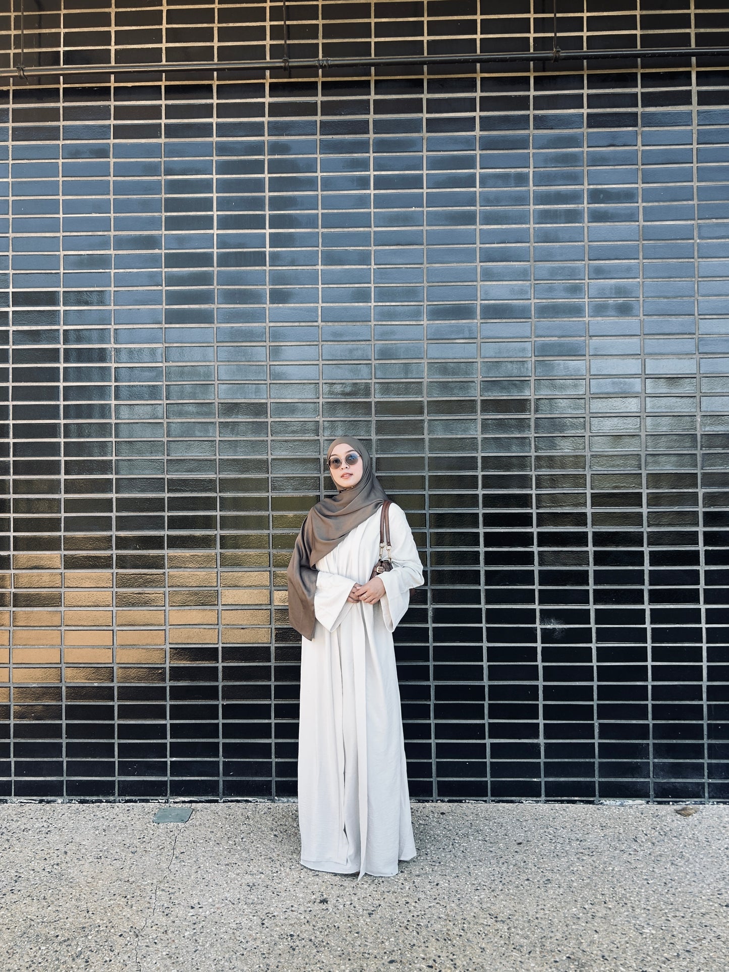 Crinkle Abaya – Ivory Sand 3 Piece Set