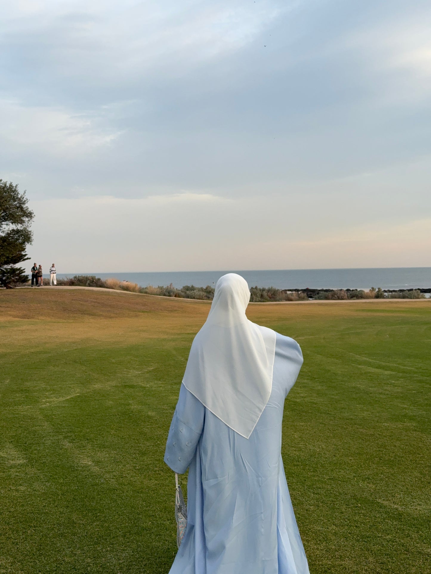 Crescent Abaya – Blue Pearl