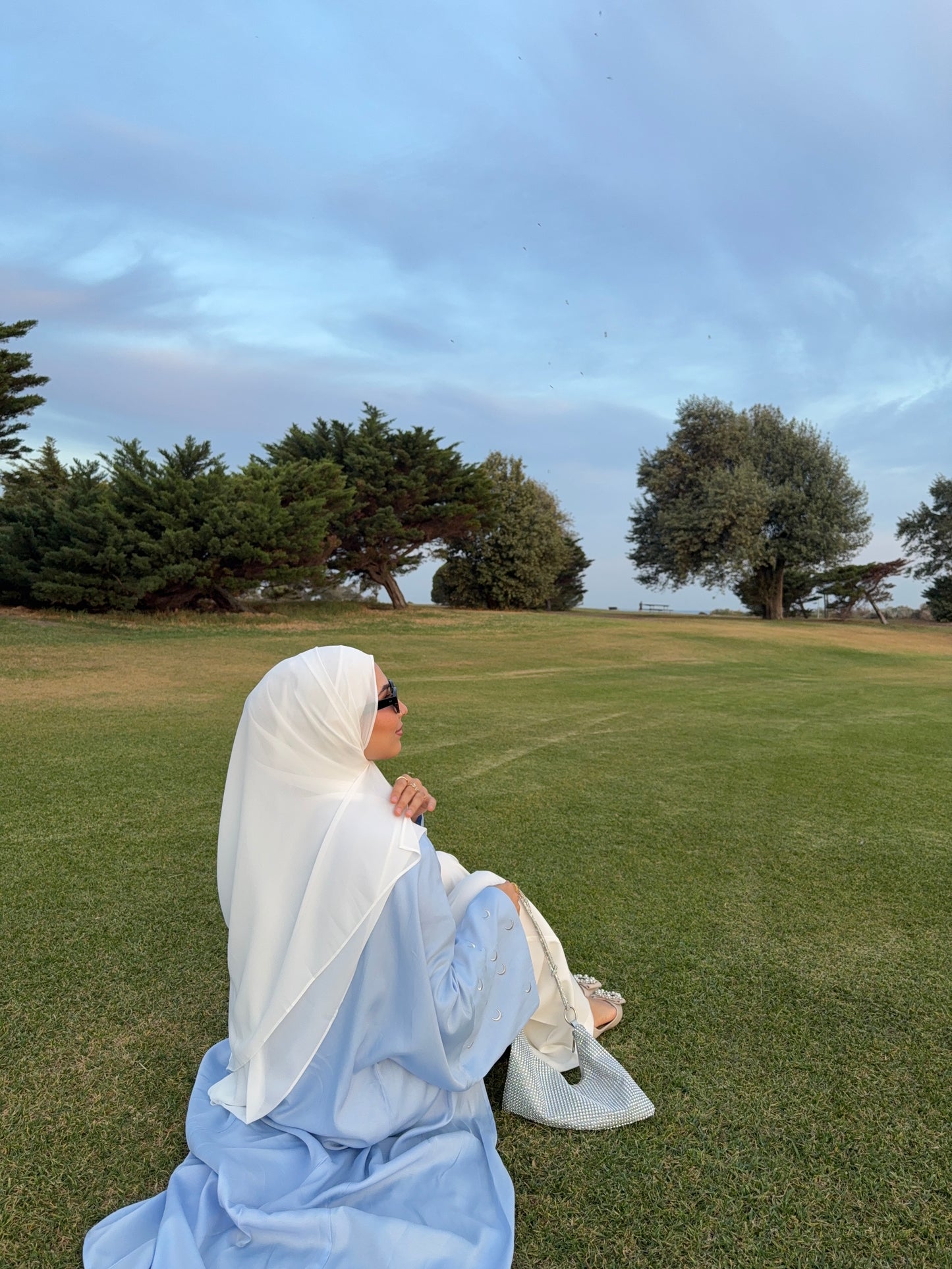 Crescent Abaya – Blue Pearl