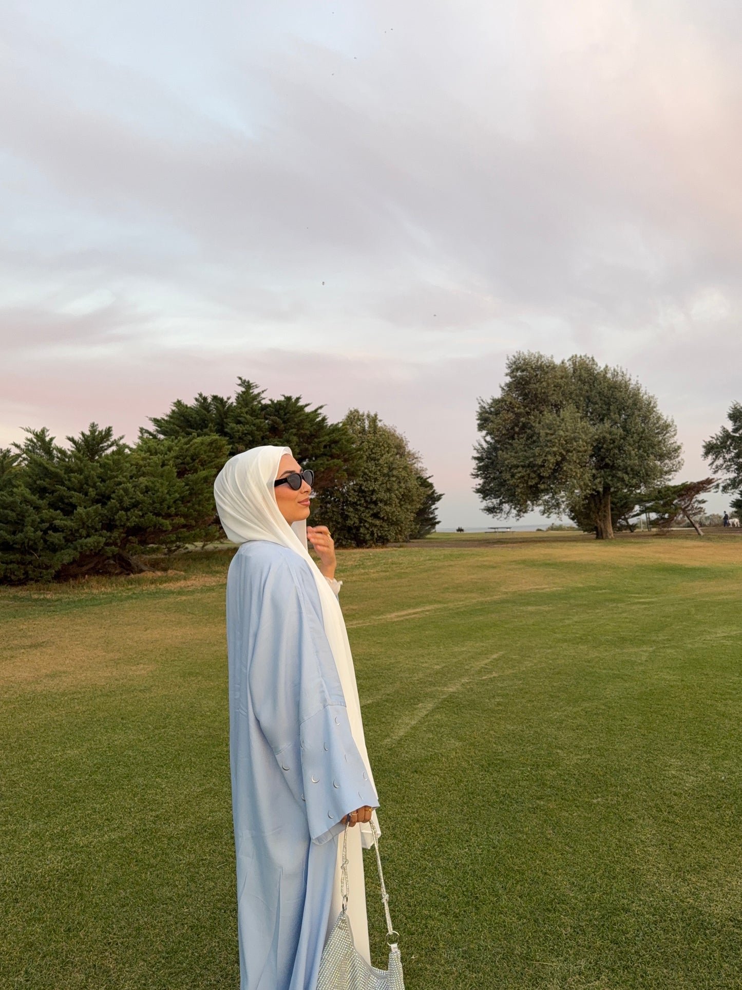 Crescent Abaya – Blue Pearl