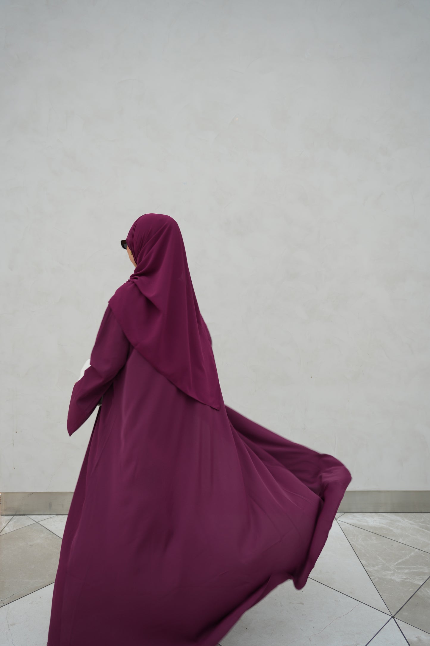 Qalbi Classic Abaya - Burgundy Bliss
