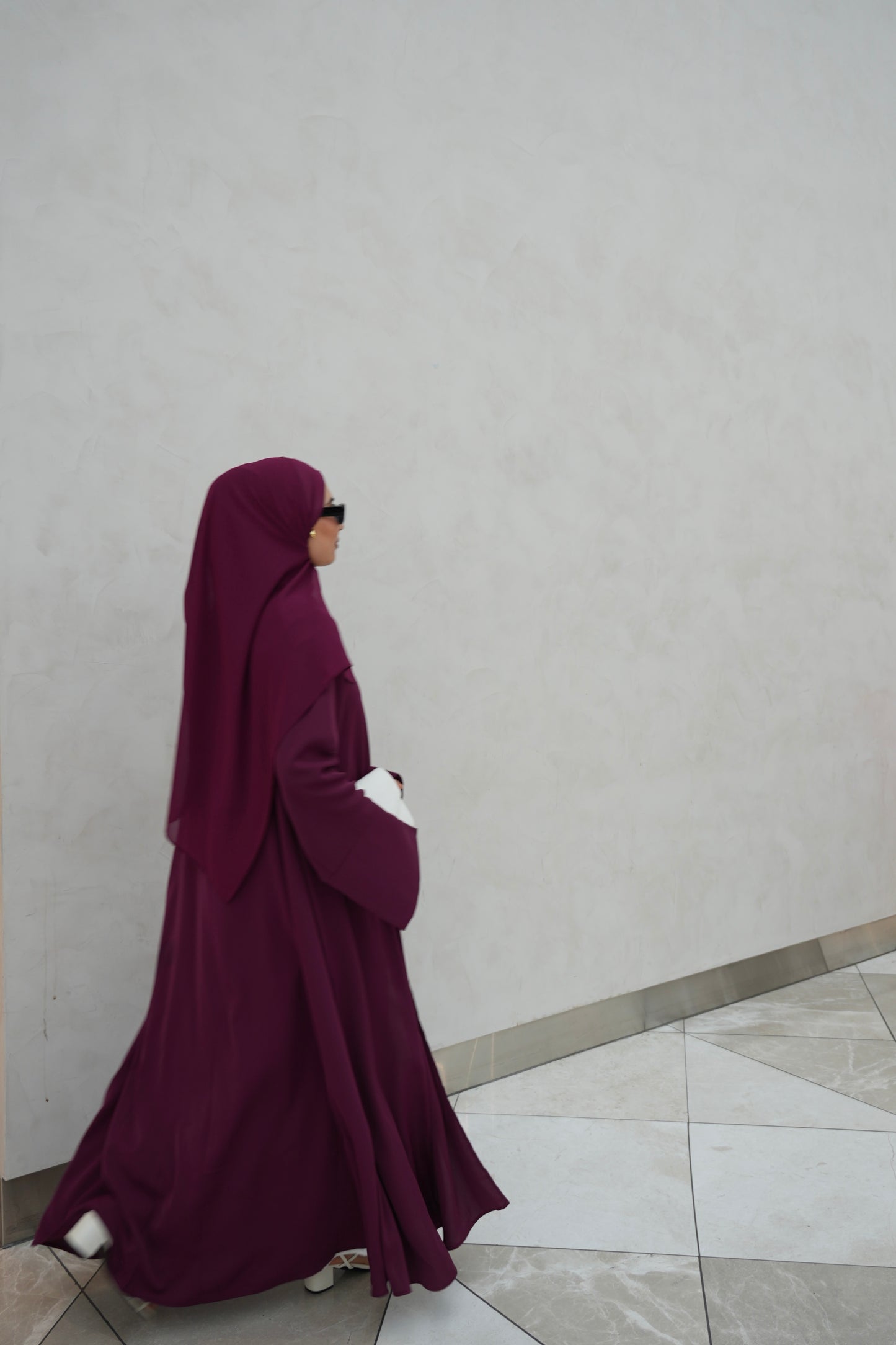 Qalbi Classic Abaya - Burgundy Bliss